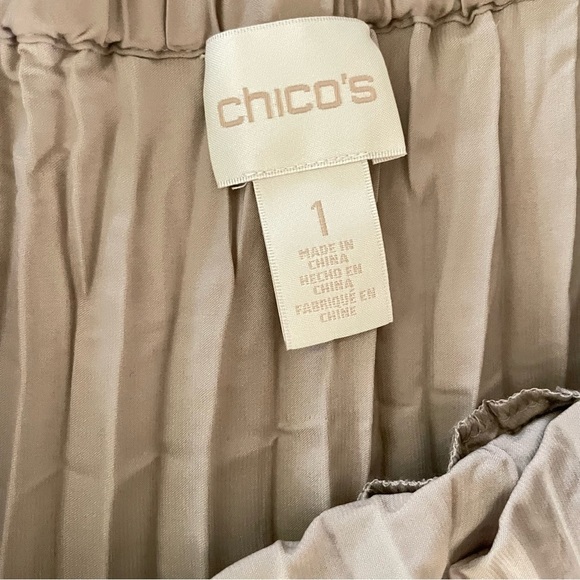 Chico’s Size 1 ( M) Pleated Maxi Skirt Beige Champagne Crinkle Boho Resort Style - Picture 8 of 12